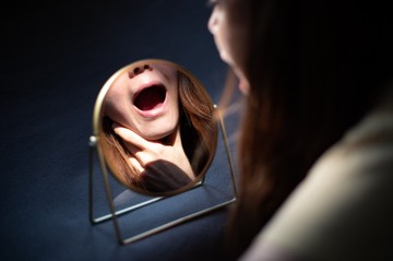 Rekedt hang megfázás nélkül - ilyen betegségekre utalhat