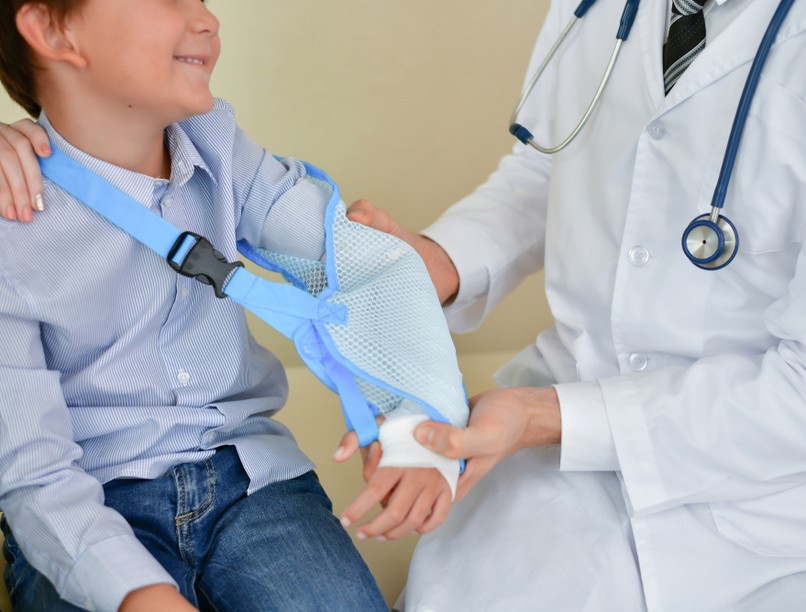 csonttörés, végtag, orr, kulcscsont, törés, zúzódás, baleset