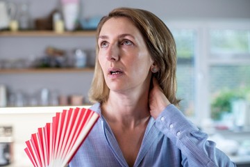 Hidegben is izzad, vagy melegben is fázik? Ez lehet az oka az endokrinológus szerint