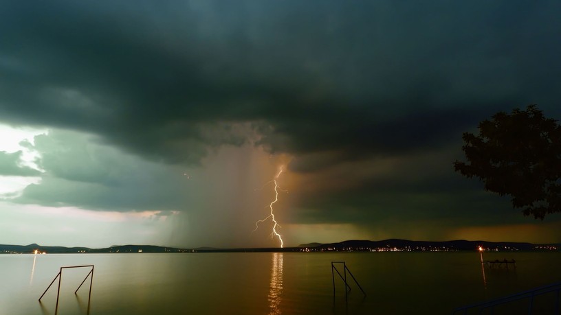 április 1 viharjelző balaton tisza-tó velencei-tó