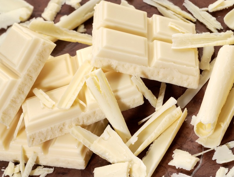 fehér csoki, csokoládé, titán-dioxid, ételszínezék
