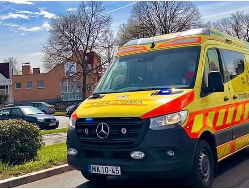 mentő, mentők, ujraelesztes, dunaalmas