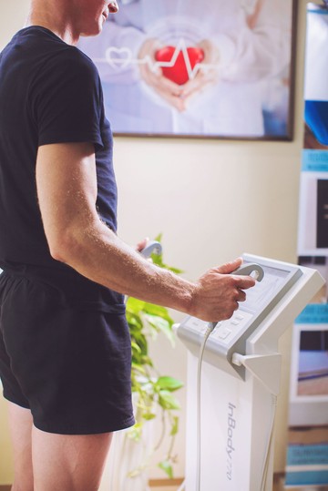 A hévízi gyógykúra általában két hetes, lényege, hogy a felhalmozott tudományos tapasztalatoknak, az évszázados orvosi gyakorlatnak megfelelően állítják be az egyénre szabott gyógyító fürdőzést.