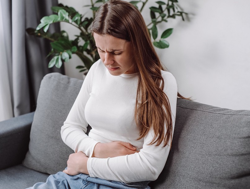 petefészekrák, petefészek ciszta, különbség, fájdalom, hasfájás