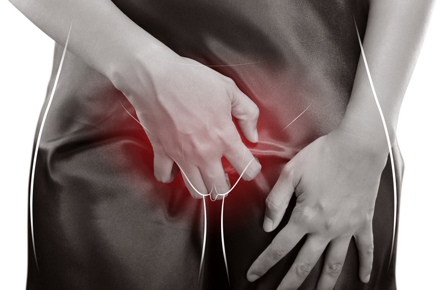 A kórkép vezető tünetei a krónikus fáradtság másnaposságszerű érzés, emésztési zavarok, puffadás, szelesedés, hasmenés vagy szorulás, allergiák és hangulati ingadozások, fejfájás, álmatlanság, viszketés lehetnek.