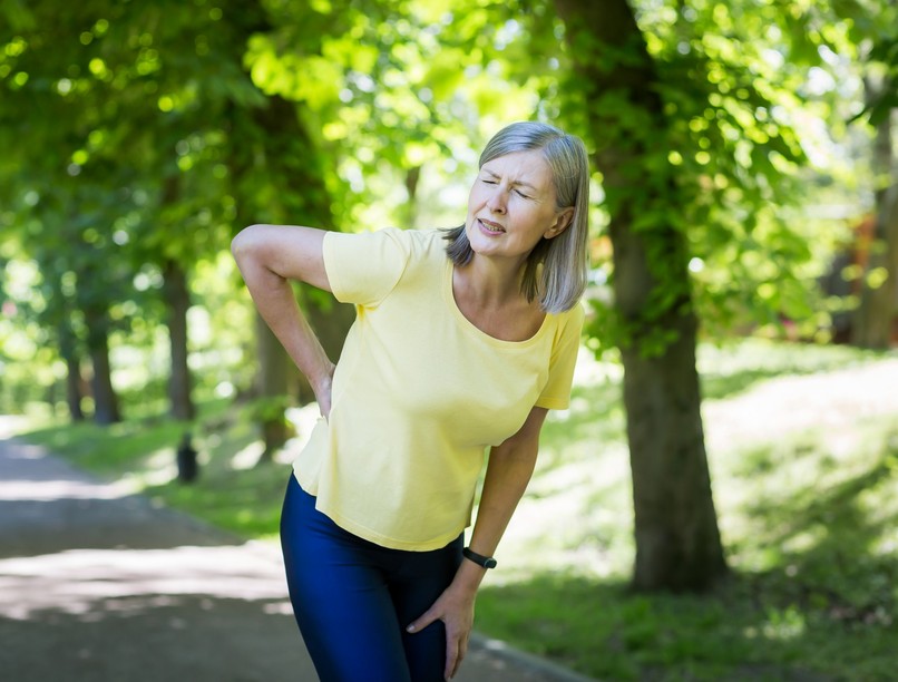 Derékfájdalom állás, járás