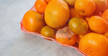  Ha csak egy ilyet is meglát a többi között, inkább dobja ki az egész zsákkal! Semmi jót nem jelent, ha a narancs színe megváltozik 