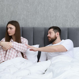 Miért fáj a szex? A közösülés közbeni fájdalom okai és megoldásai című cikk nyitóképe