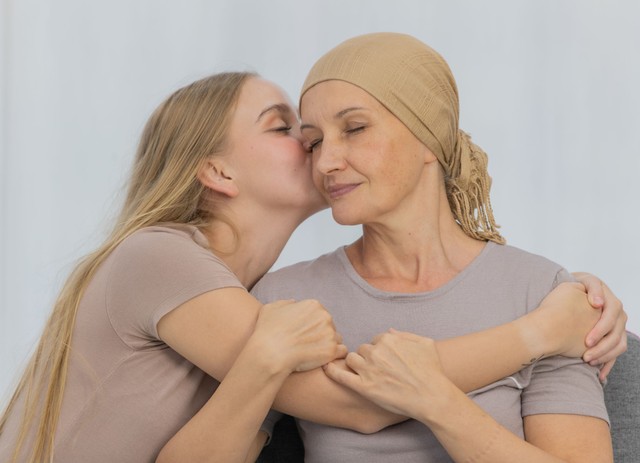 A kemoterápia és hajhullás – ezekre kíváncsiak a legtöbben a témával kapcsolatban