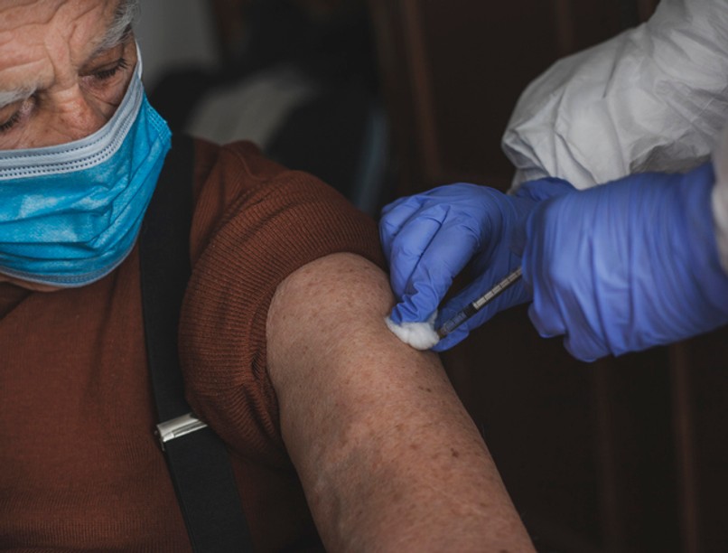 koronavírus, vakcina, oltás, idős, covid