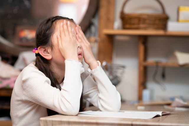 A kislányom nagyon fáradékony, rengeteget alszik, mi okozhatja? Az orvos válaszol