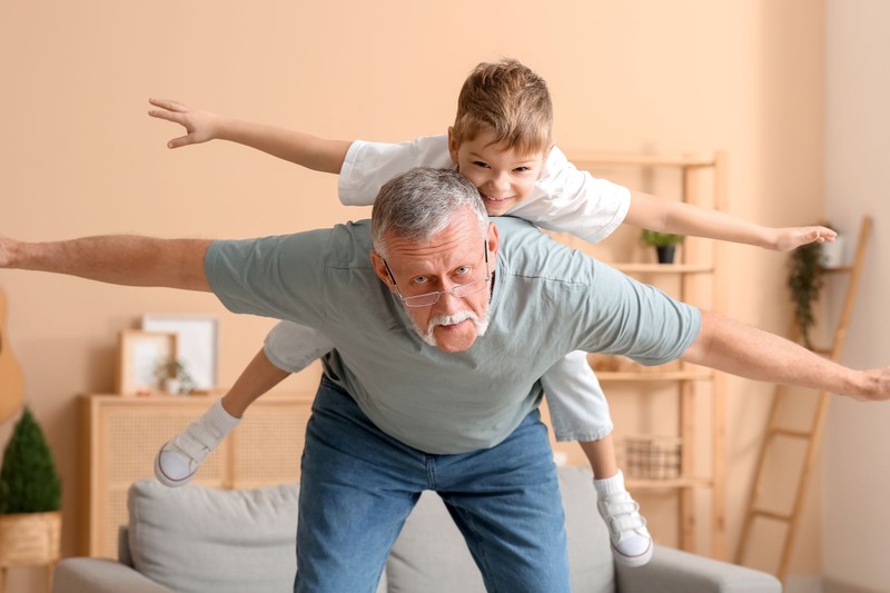 Miért érezzük úgy, hogy gyorsabban repül az idő, ahogy öregszünk? A pszichológusok válaszában ott rejlik az ellenszer is