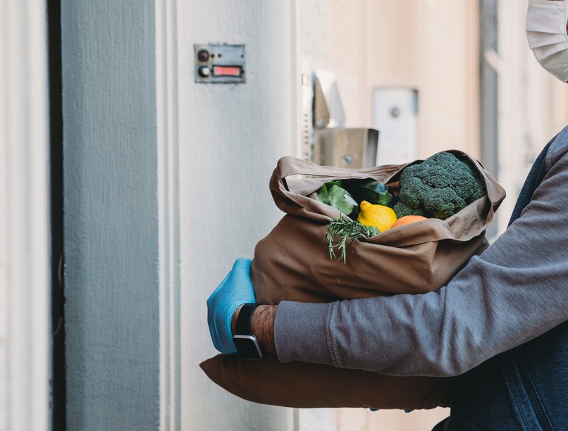 segítség, bevásárlás, koronavírus, adomány, jótékonyság