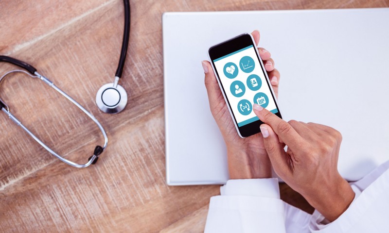 Az ÉletMentő applikációval vezényeltek le egy szülést a mentősök