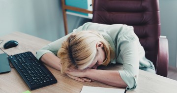 Egész nap csak ásítozik? Ez a 7 ok áll a leggyakrabban a krónikus fáradtság hátterében