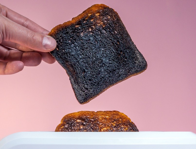 sztrók égett pirítós szag jel