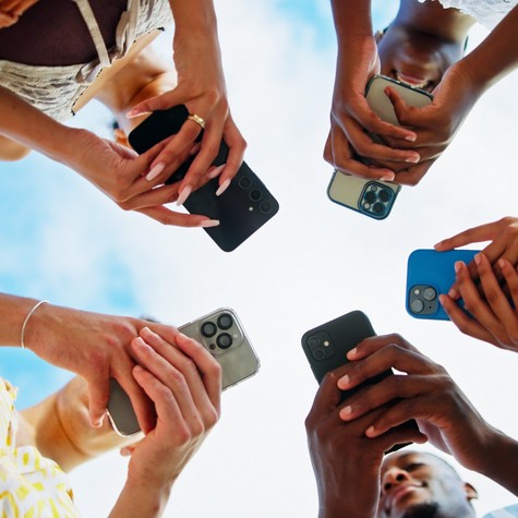 FOMO, az okostelefon-függőség legszorongatóbb oka című cikk nyitóképe