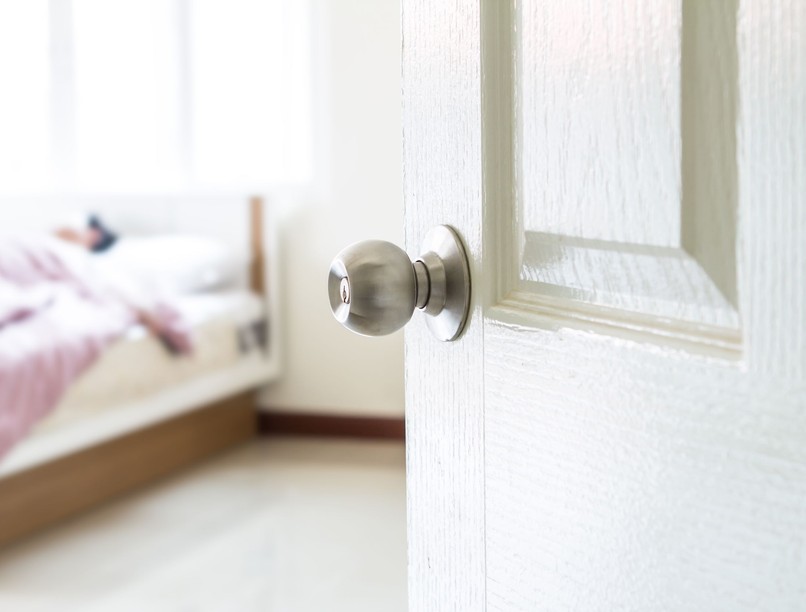 nyitott vagy zárt hálószoba ajtó milyen személyiségre utal