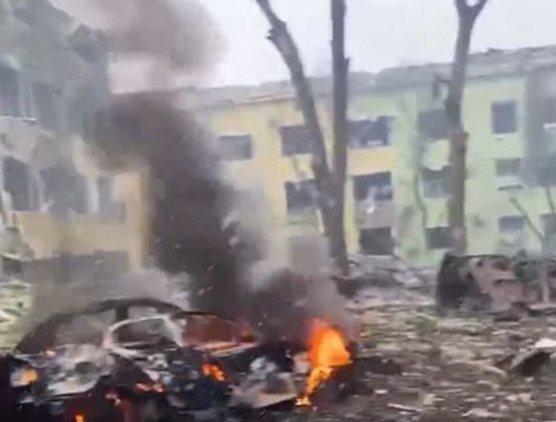 kórház, háború, bomba, ukrajna