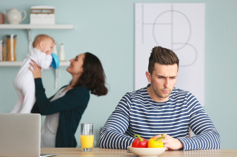 Egy apának lehet szülés utáni depressziója? Az orvos válaszol