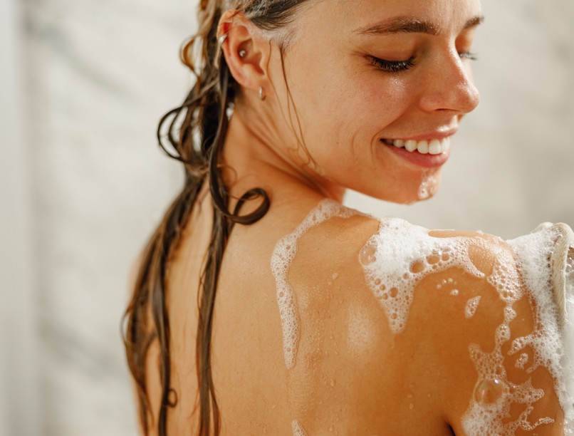 színes zuhanyzás hosszú szivacs meleg hiba