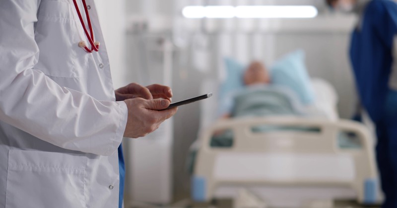 Borzalmas: elcserélték a betegeket, az egyikük már meghalt - a kórház teljes vezetése lemondott