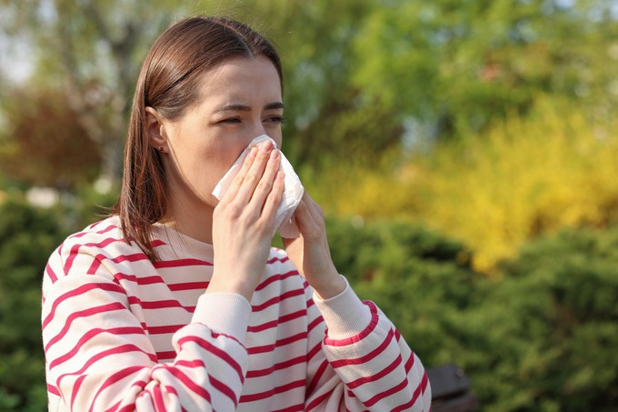 A pollenek erősebben allergizálnak, mint valaha – mit tehet ellene, ha nem akar egész nyáron szenvedni? című cikk nyitóképe
