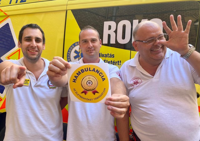 Feljelentette a hamburgerező mentőst, nem várt következménye lett