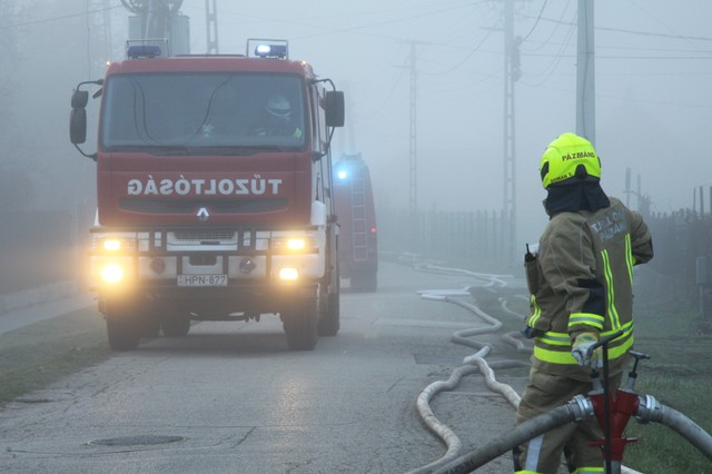 Kifulladásig dolgoztak a mentők - tragikus vasárnapot jegyzett Fejér megye