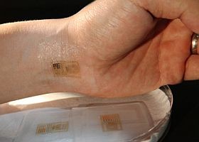 Mint a tattoo: elektronikus nagytestvér a bőrön