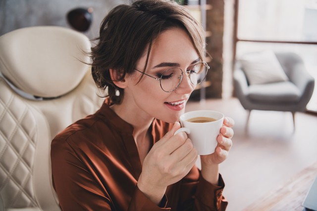 Ezt tegye cukor helyett a kávéjába – nemcsak finom, de a vércukorszintet is csökkentheti