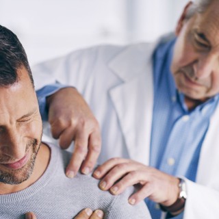 Ez állhat a vállfájdalom hátterében: gyógytornász segít feltárni az okokat, megoldásokat című cikk nyitóképe