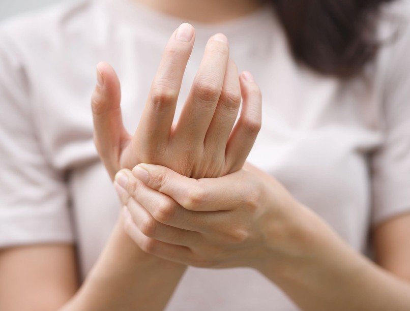 lepkehimlő felnőtt tünet ízületi gyulladás fájdalom