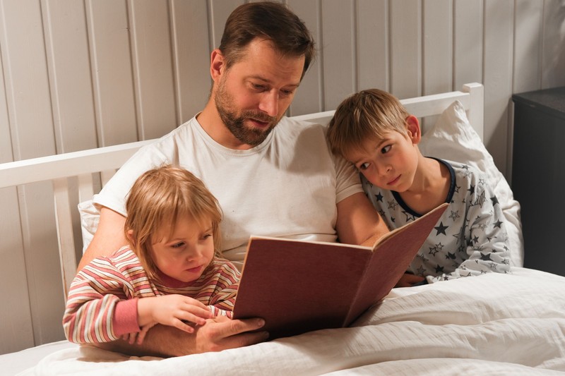 Amikor az apa jelen van – mégis hiányzik: mit jelent az „apaseb”, és milyen jelek utalhatnak rá?