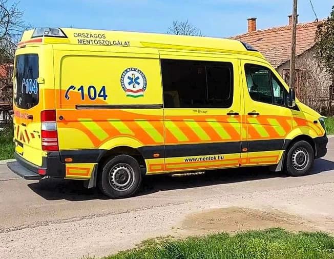 A háza előtt leesett a bicikliről a szarvasi férfi,  nagy szerencséje volt