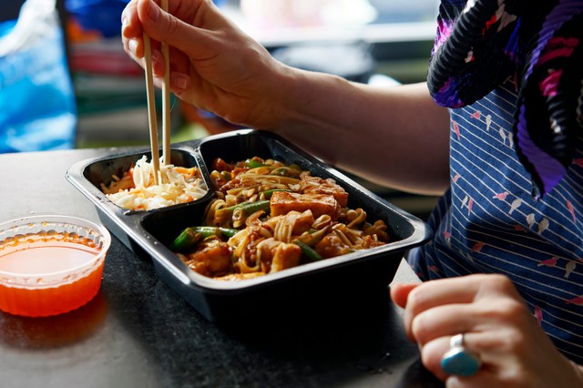 Műanyag a tányérunkon - káros műanyagszármazékokat eszünk napi szinten