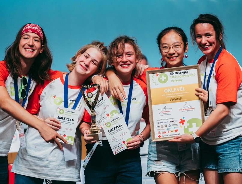 Vöröskereszt, elsősegély, verseny, újraélesztés