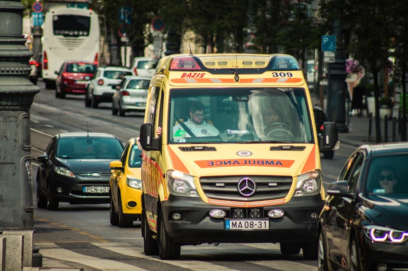 Várandós kismamához riasztották a mentőket, de végül mégsem ő került kórházba