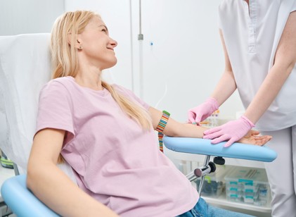 Miért könnyű egyeseknél vért venni, másoknál viszont alig található véna? című cikk nyitóképe