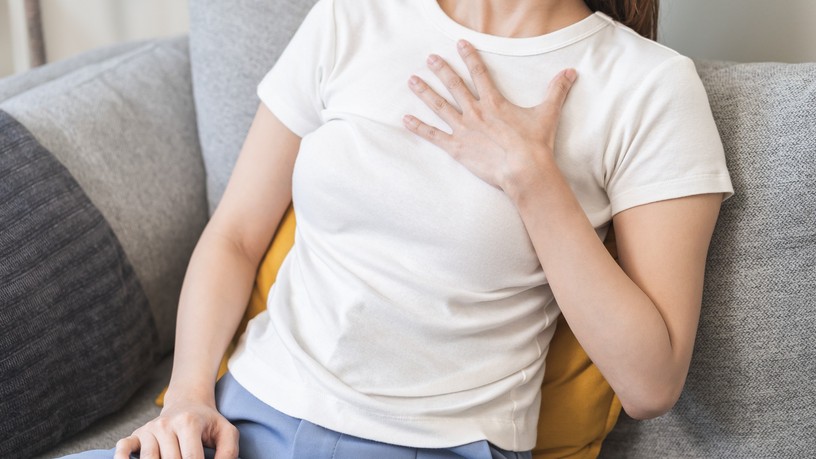 mellkas szorítás, szívinfarktus, angina okozza