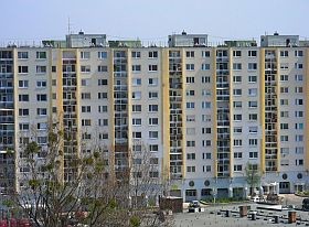 Panelházak mentesítése az azbesztszennyezéstől