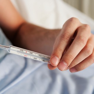 40 fokos lázam, végtagfájdalmam van, mi lehet ez? Az orvos válaszol című cikk nyitóképe