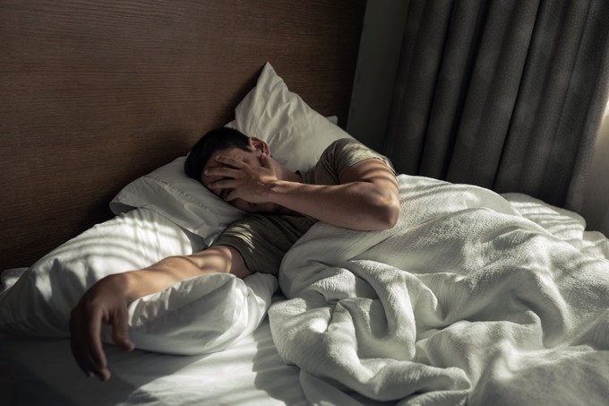 Ez a téli szokás egészségesnek tűnik – ám valójában megnehezíti az alvást című cikk nyitóképe