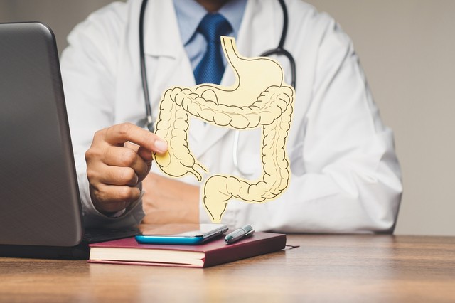 Bélelzáródás: tünetei, kivizsgálása és kezelési lehetőségei