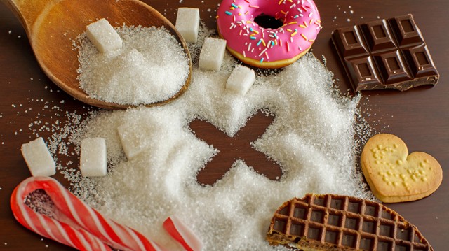 Ez történik a szervezetünkben, ha elhagyjuk a cukrot