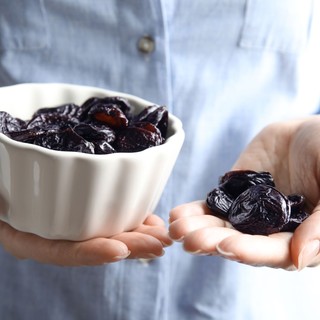 Ez a szárított gyümölcs a csontok legjobb barátja idősebb korban - napi 5-6 szem elég belőle! című cikk nyitóképe