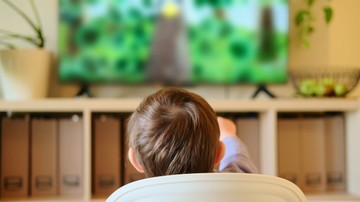 Valóban autizmust okozhat a gyerekeknél a túl sok képernyőidő? Az orvos válaszol