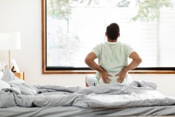 Hasogató, erős derékfájásra ébred reggelente? Fontolja meg a sportorvos tanácsát