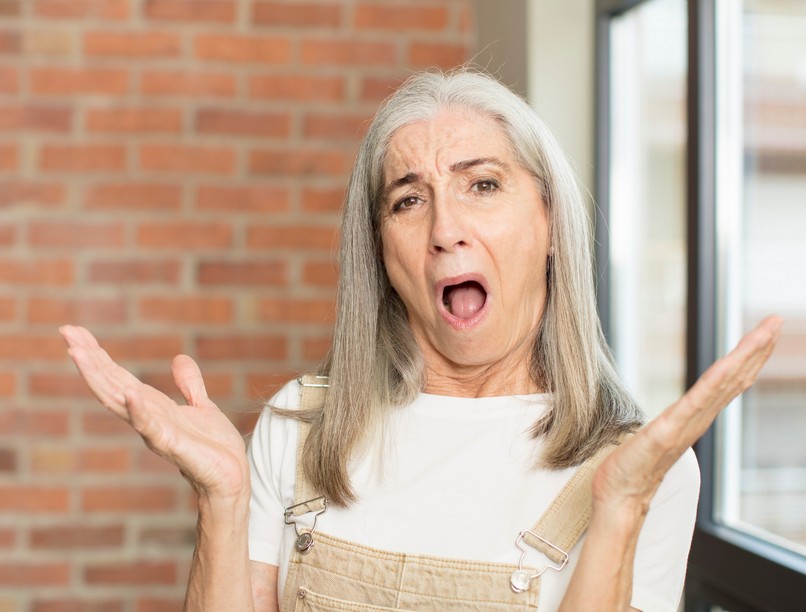 hang öregedés idős kor