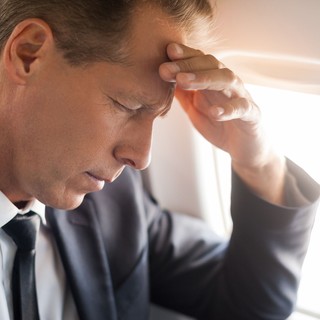 Repülésnél az ereszkedés és a landolás alatt erősen fáj a homlokom - miért? Az orvos válaszol című cikk nyitóképe